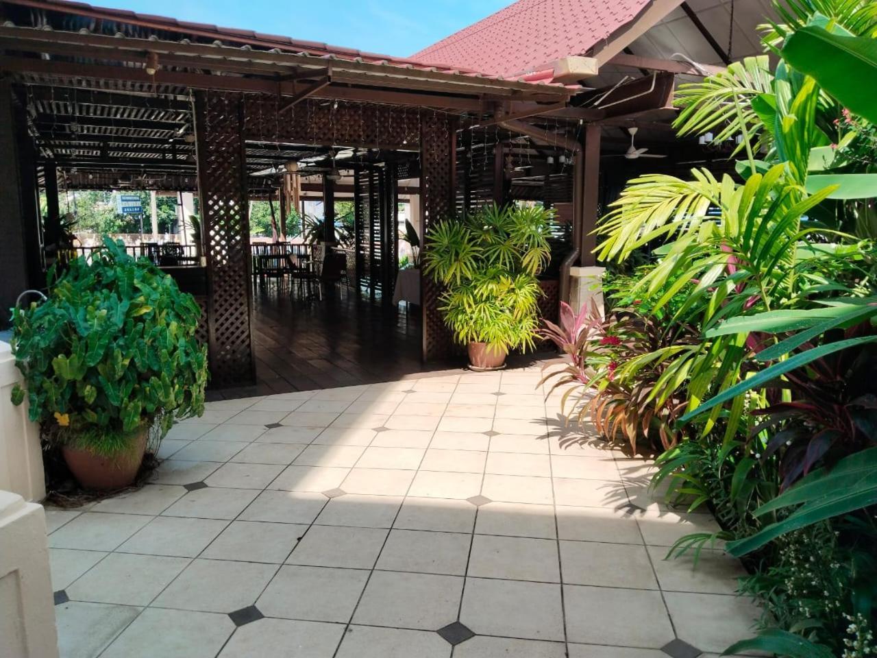 D'Feringghi Hotel Batu Ferringhi Exterior photo